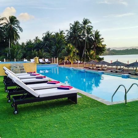 Foxy'S Beach Resort San Vicente  Buitenkant foto